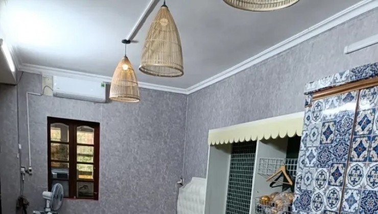 CC Cần bán căn hộ tập thể Bưu Điện, Ba Đình , Hà Nội, DT 60m2 - Tầng 1- 2n1vs - giá 4,7 tỷ